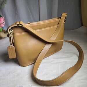Vintage Old Coach Equestrian Zip Crossbody Shoulder Bag Toffee Leather 9802